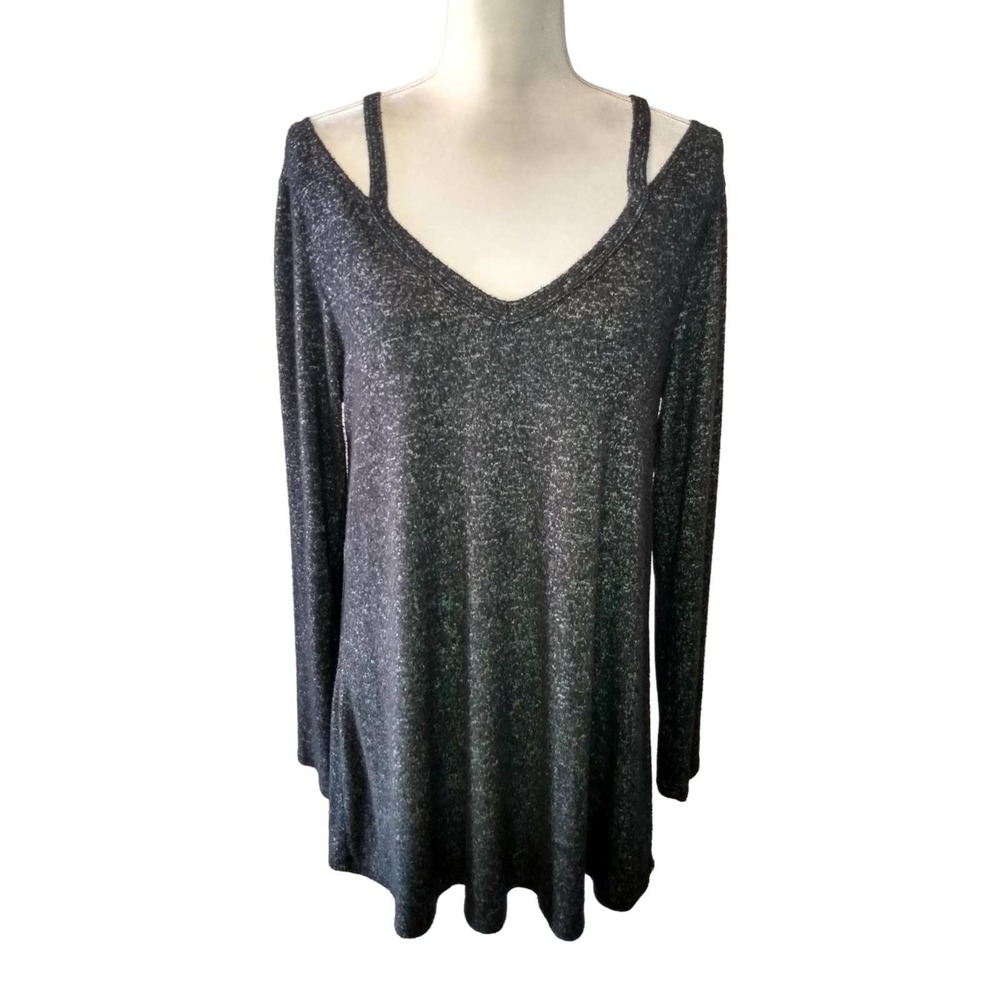 Silvergate cold shoulder v-neck black tunic sweater
